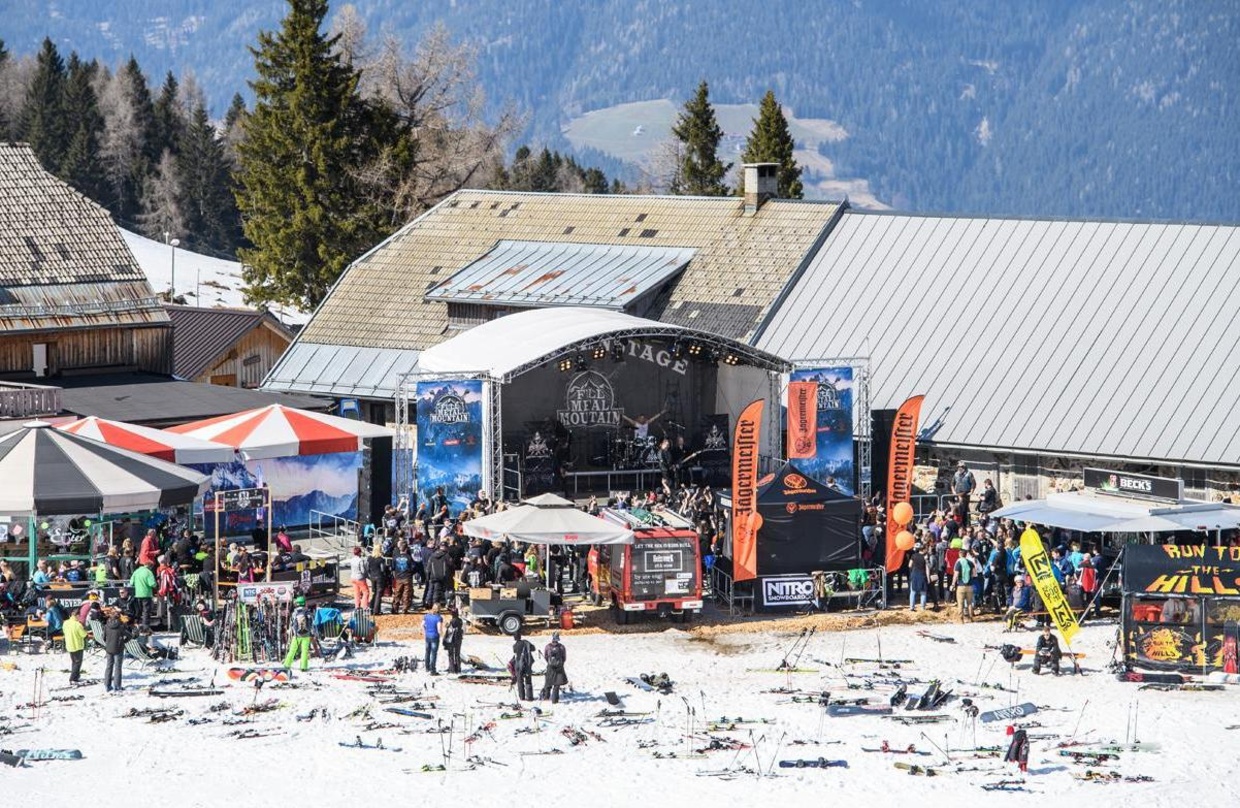 Von der Piste direkt zum Konzert: Die Mountain Stage von Full Metal Mountain