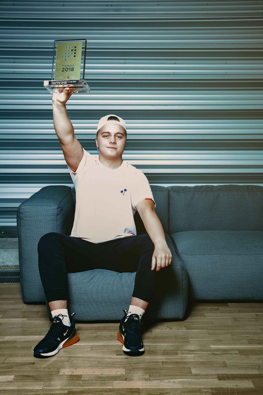 Erhielt für den Erfolg von "In My Mind" den ersten Single-Jahresaward der Offiziellen Deutschen Charts: der litauische EDM-Produzent Dynoro