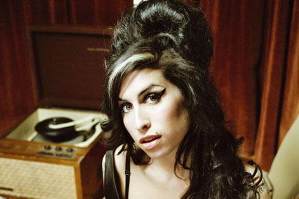 Zieht drei Mal in geräumigere Locations um: Amy Winehouse