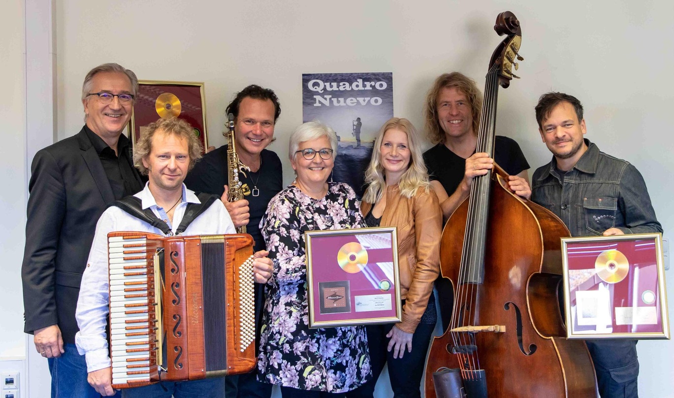 Hatten Grund zum Feiern: Quadro Nuevo und ihre Labelpartner von GLM Music