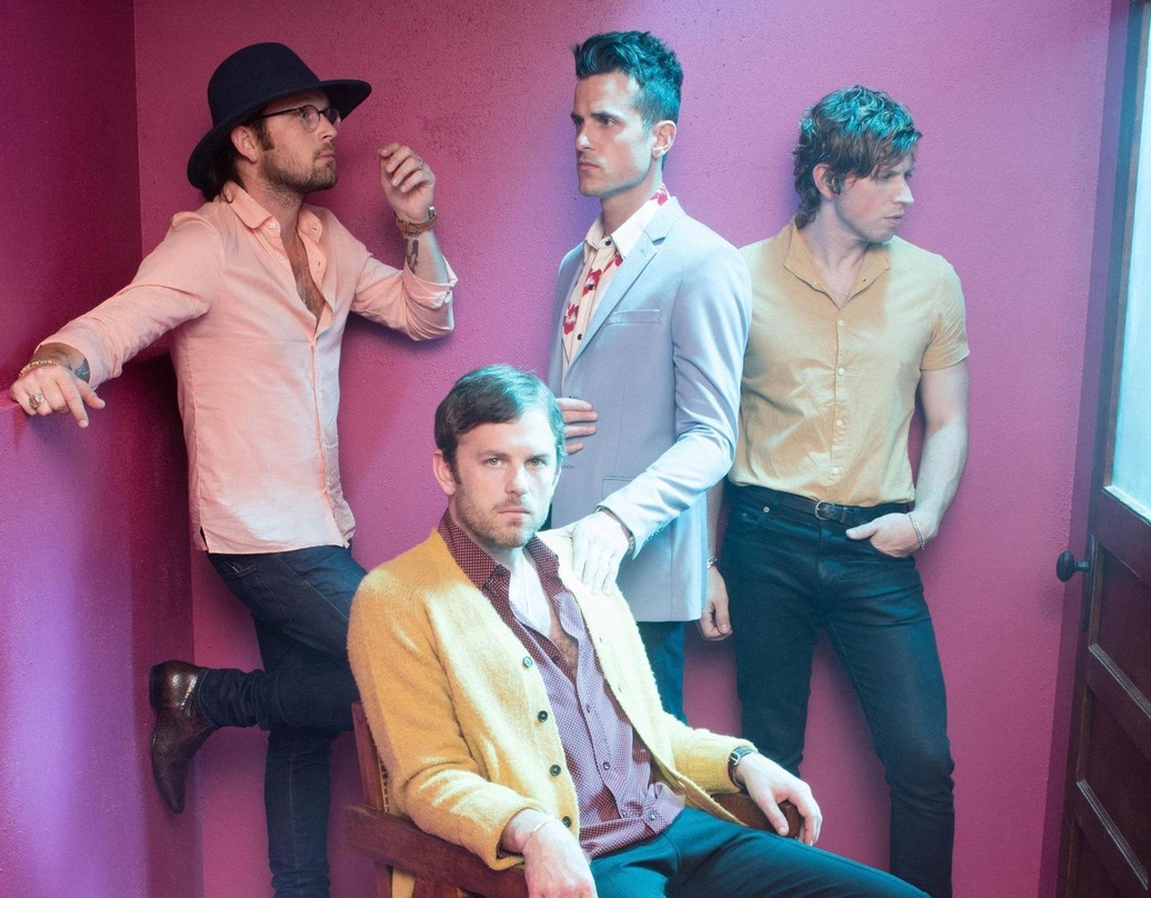 Freuen sich über ihre erste Nummer eins in den USA: die Kings Of Leon