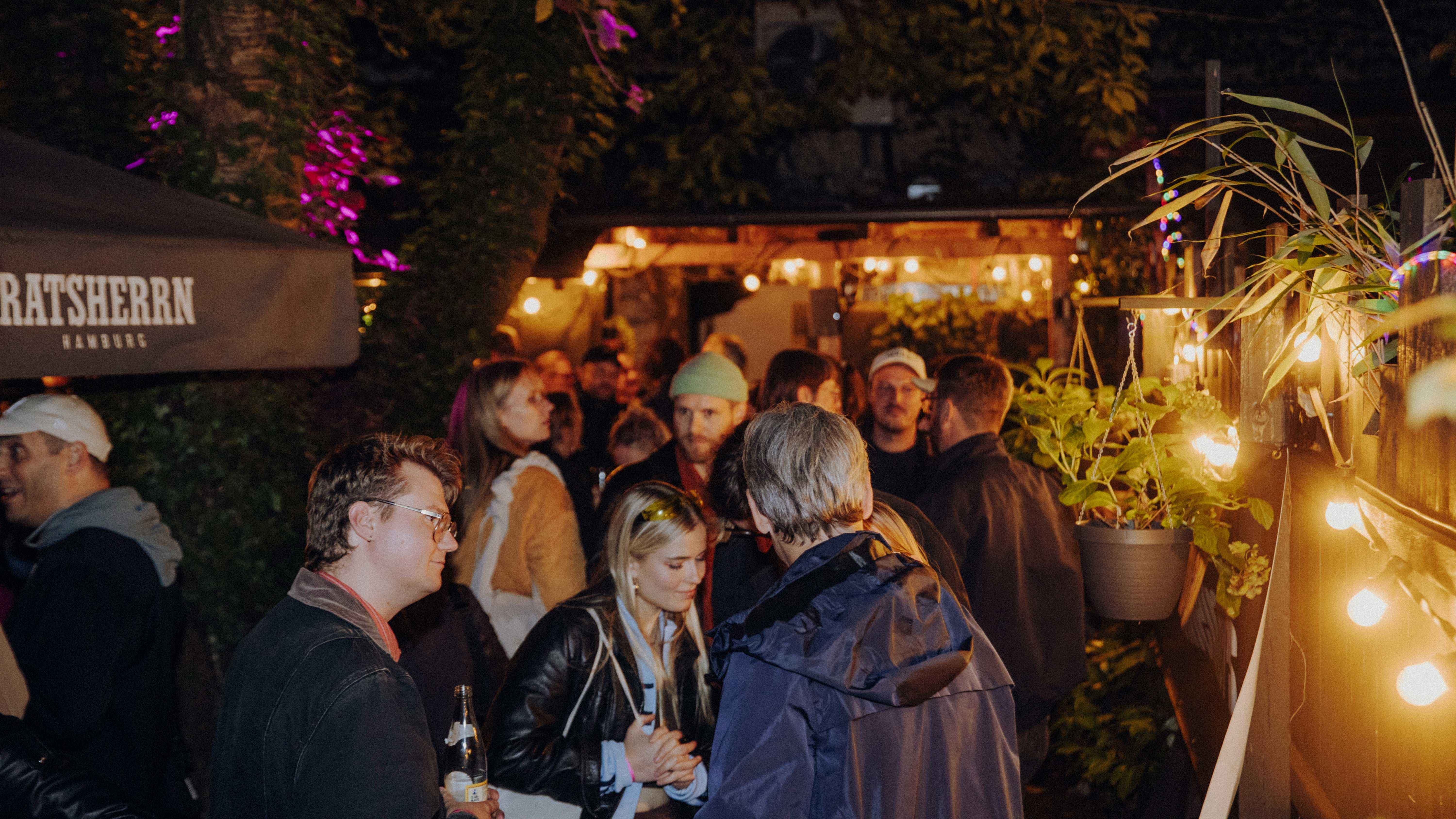 Beim Empfang im Dot Club: die Gäste von Meet The Mannheimers.