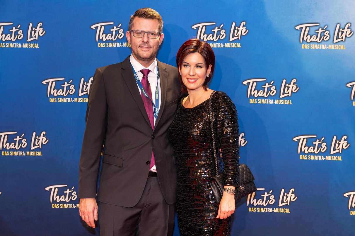 Erfeut über die Resonanz: COFO-Chef und "That's Life"-Produzent Oliver Forster bei der Premiere in Berlin mit Ehefrau Nicola Forster