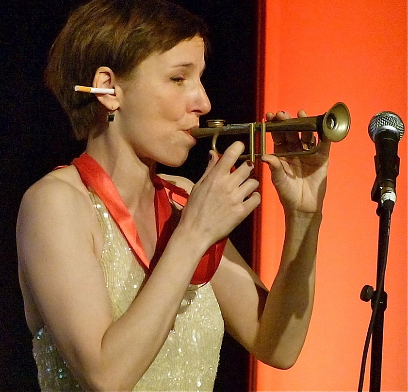 Die Schauspielerin und Sängerin Meret Becker eröffnete am 28. Juni Filmtonart, den Tag der Filmmusik im Bayerischen Rundfunk, mit einer ebenso poetischen wie geistreichen und unterhaltsame...