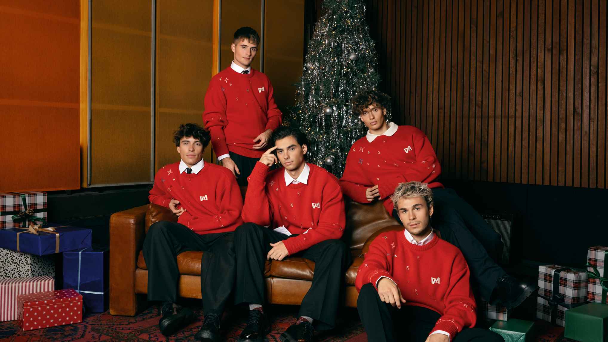 Liefern eine Boyband-Version von "Jingle Bell Rock" für Amazon Music: Die Elevator Boys.