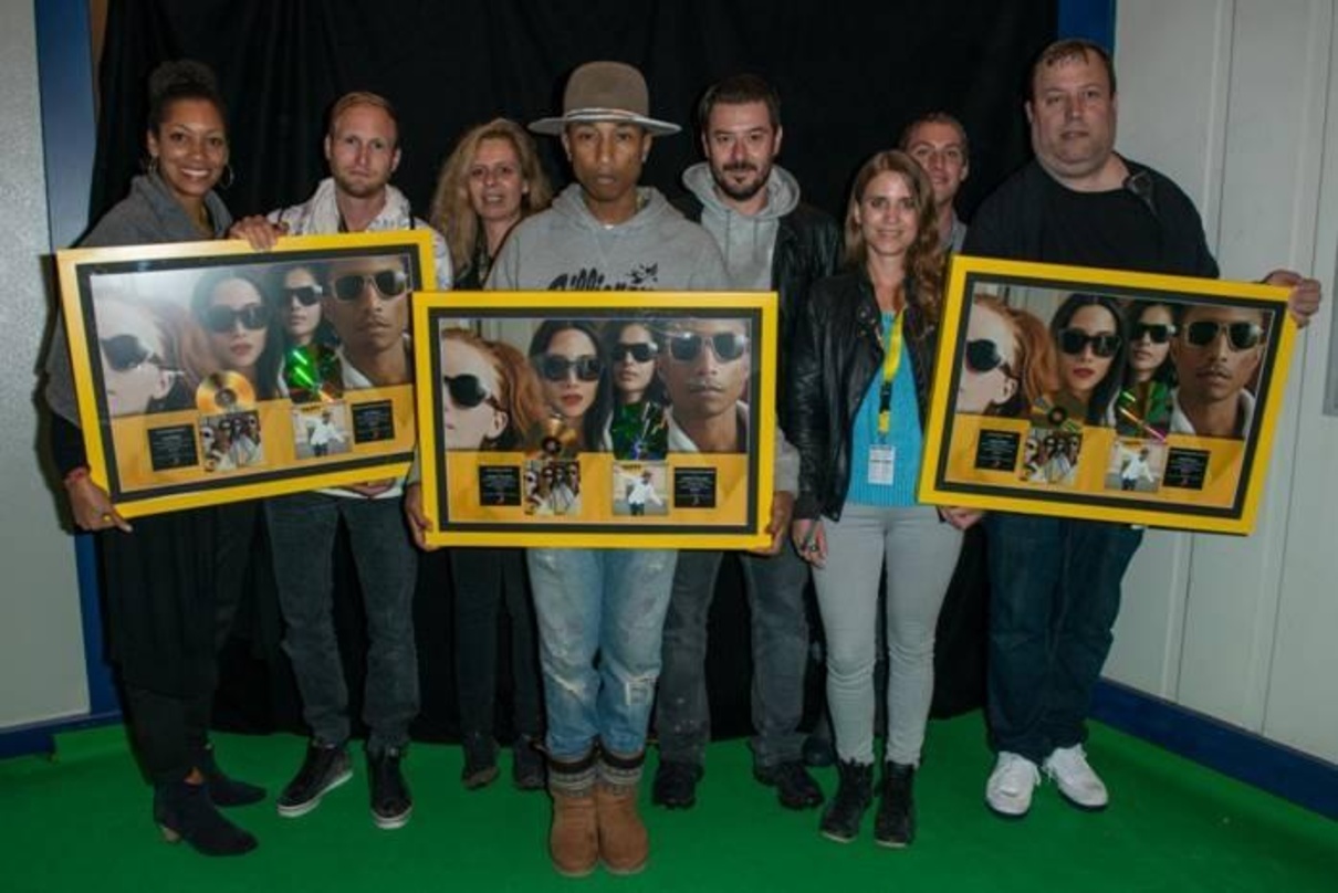 Beim Open Air Frauenfeld: Das Team von Sony Music Switzerland mit Pharrell Williams