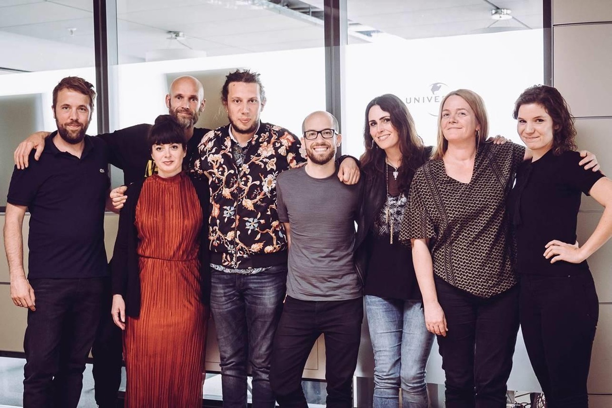 Trafen sich in Berlin (von links): Martijn Swier (Management Within Temptation), Lijne Kreupeling (Management Within Temptation), Robert Westerholt (Within Temptation), Martin Lanzerath (H...
