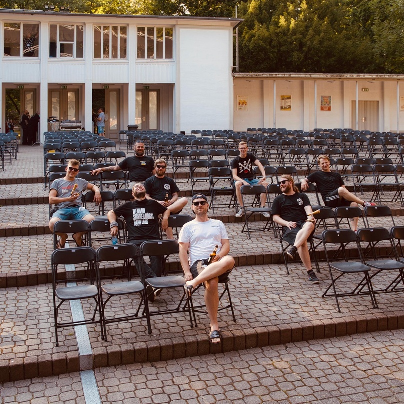 Ausgezeichnet (von links): Pierre Gehrmann (MAWI), Martin Roder (100 Kilo Hertz), Maik Strübe (Living Proof), Clemens Rudert, Thomas Fleck, Claas Elvers, Falk Rudert und Marco Dommes (alle...