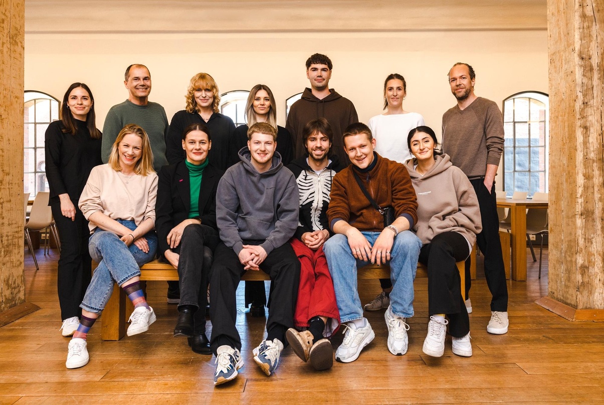 Trafen sich in Hamburg (hinten, von links): Louise Engel, Marcus Friedheim, Larissa Lüters, Melanie Geiger, Leander Kirschner, Lisa Hölscher und Fabian Drebes sowie (vorn, von links) Jana ...