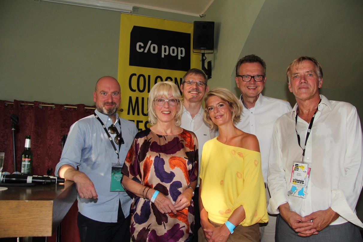 Eröffneten in Köln am 24. August die heiße Phase der c/o pop 2016 (von links): Ralph Christoph (c/o pop), Bürgermeisterin Elfi Scho-Antwerpes, Ulrich S. Soénius (IHK), Moderatorin Anja Bac...