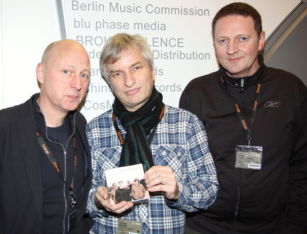 Hamburger Schulterschluss: Label-Macher Helmut Heuer (M.) vertraut in Vertriebsfragen künftig auf die Zusammenarbeit mit Stefan Vogelmann (r.) und Wolfgang Thoma von Broken Silence