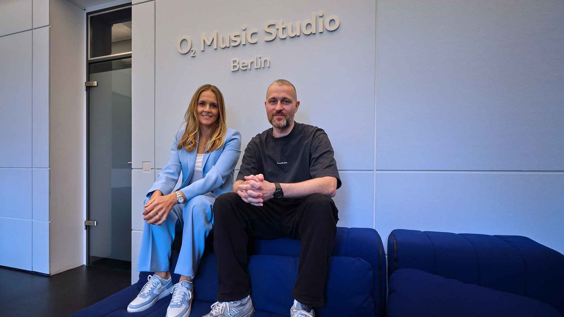 Eröffnen gemeinsam das neue Producing-Studio: Verena Zerlin (Head of Brand Media & Sponsoring o2) und Michael Stockum (CEO und Gründer A Million Entertainment).
