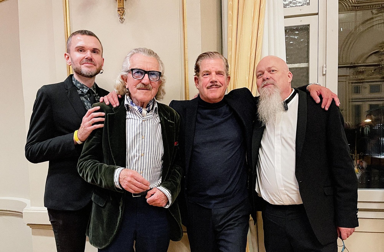 Trafen sich bei der Preisgala in Zürich (von links): Consultant Thomas Thyssen, Dieter Meier und Boris Blank von Yello und Laudator Hanspeter "Düsi" Kuenzler