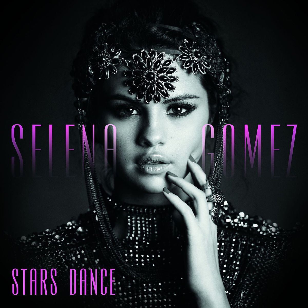Selena Gomez – Stars Dance