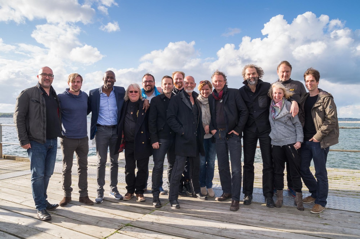 Bei der Albumvorstellung: Santiano und ihr Team von Electrola, Airforce1, Starwatch, Semmel Concerts und ICS
