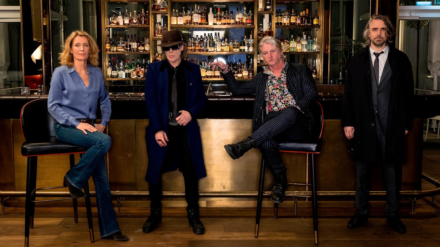 Kommen am "Tatort" zusammen (von links): Schauspielerin Maria Furtwangler, Udo Lindenberg, Regisseur Detlev Buck und der Schauspieler Jens Harzer