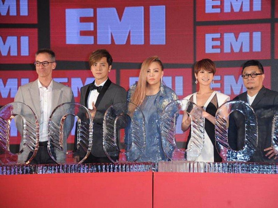 Neue Partner in Asien und China (von links): George Ash (President Universal Music Asia-Pacific), Show Lo, A-Mei, Rainie Yang und Sunny Chang (Chairman & CEO Universal Music Greater China)