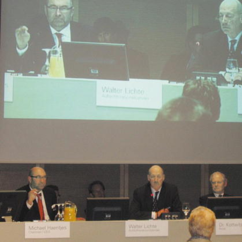 Überzeugende Bilanz (v.l.n.r.): CEO Michael Haentjes, Aufsichtsratsvorsitzender Walter Lichte und Notar Dr. Adam von Kottwitz