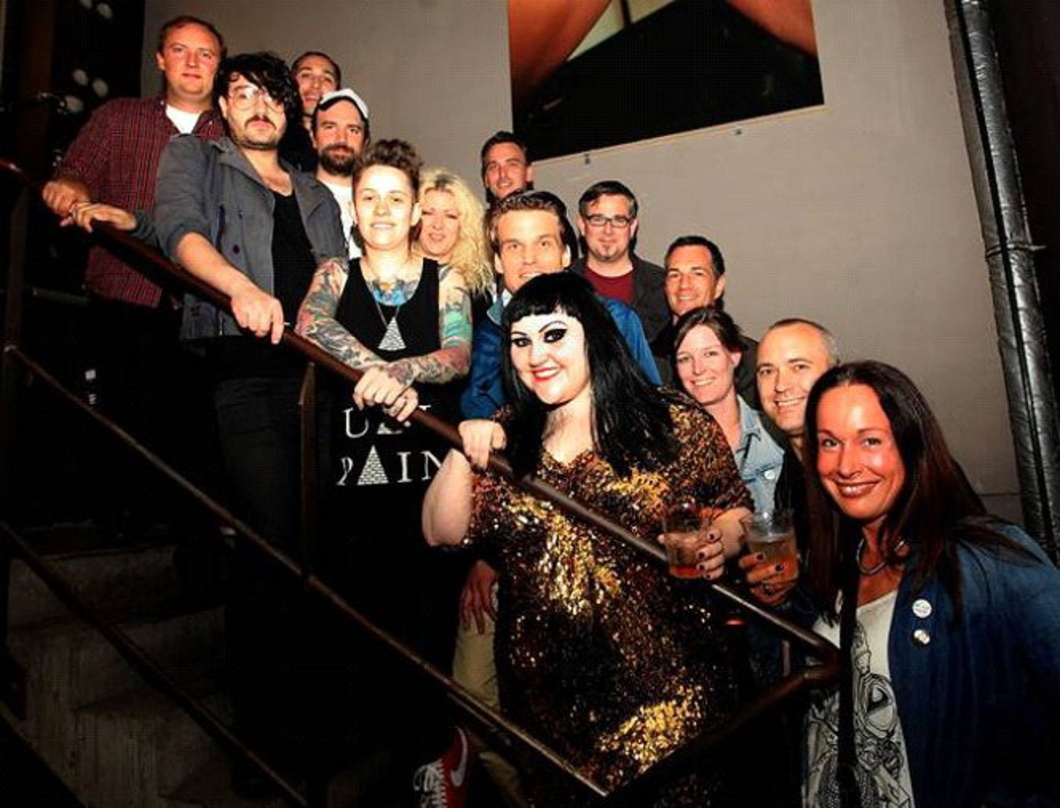 Genossen den Abend: Gossip mit ihrem Sony-Music-Team sowie Live-, Management- und Promotion-Partnern