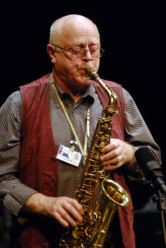 Erhält den Deutschen Jazzpreis für sein Lebenswerk: der Saxophonist Ernst-Ludwig Petrowsky, hier bei einem Konzert 2006darauf hin, dass es noch Tickets für den Deutschen Jazzpreis gibt: Ti...