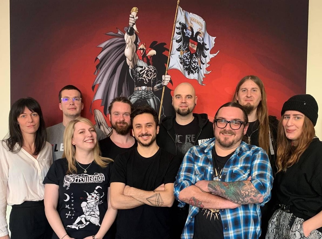 Das neu aufgestellte Team von Napalm Records (von links): Billie Klein, Thomas Wendt, Sophia Schulze, Rayk Kozian, Álvaro Guerrero, Markus Jakob, Michael Hahn, Lukas Frank und Sarah Weber