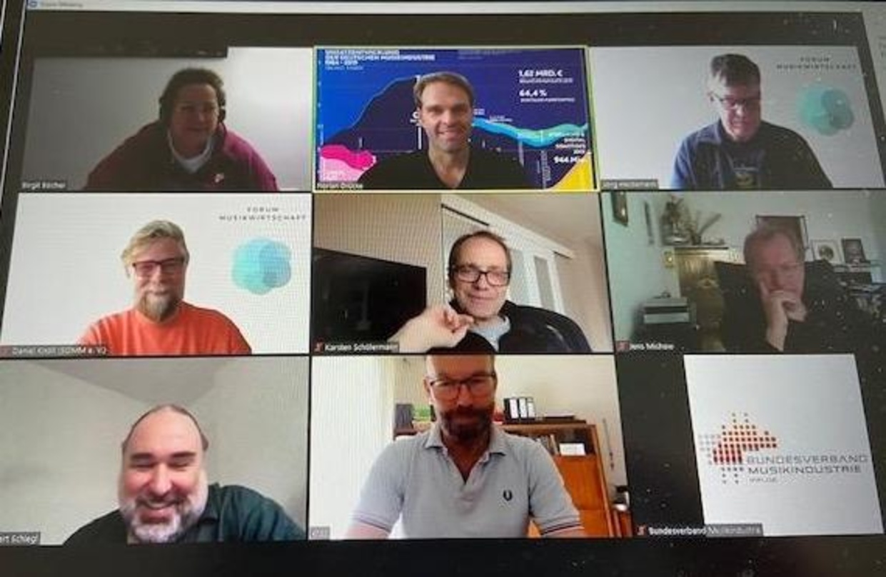 Sprachen bei einem digitalen Round Table über den Zusammenschluss von sechs Verbänden im neu formierten Forum Musikwirtschaft (oben, von links): Birgit Böcher (DMV), Florian Drücke (BVMI) ...