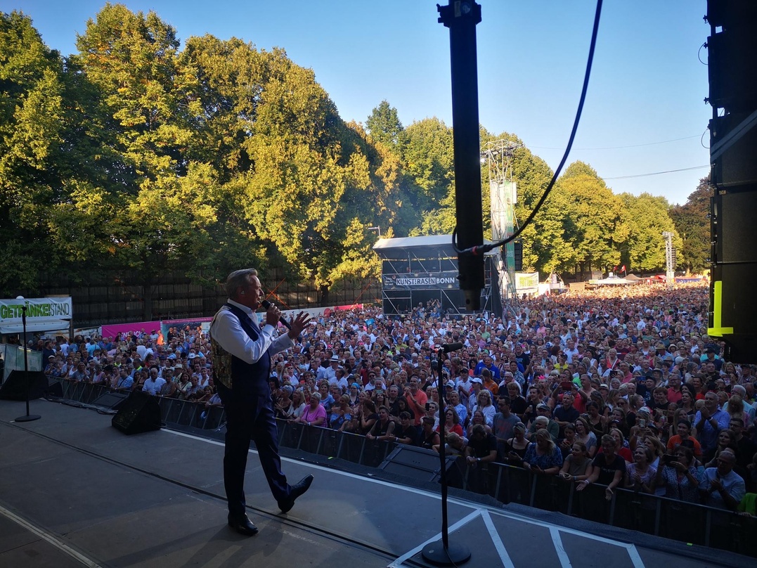 Beendete in Bonn den Kunst!Rasen mit einem ausverkauften Konzert: Roland Kaiser