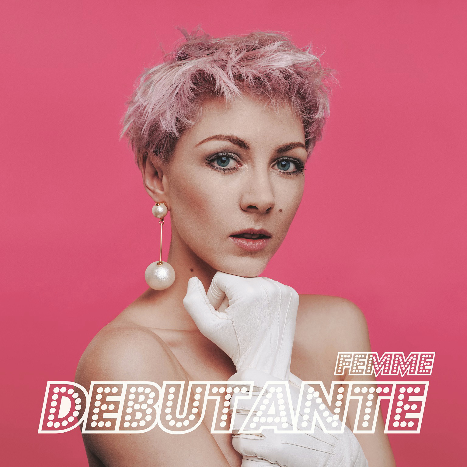 Femme – Debutante