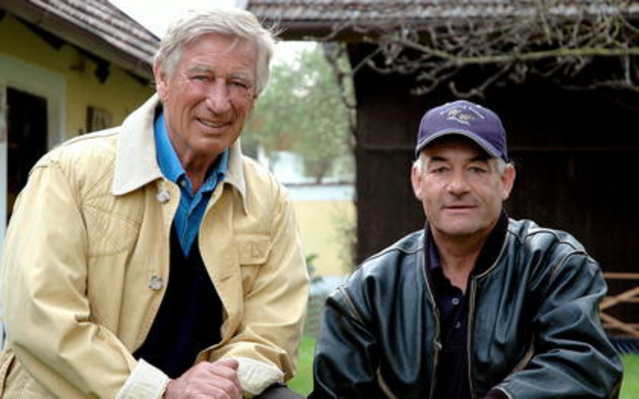 Präsentieren turbulente Hundeshow: Siegfried Rauch (links) und Hans Schlegel