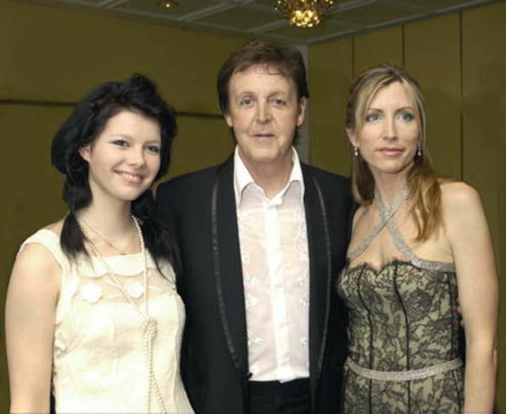 Capitols 16jährige Hoffnung: Valentine mit Paul McCartney und Heather Mills (r.)