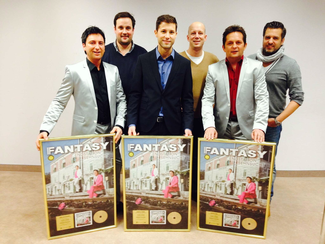 Bei der Übergabe des Awards (von links): Freddy März (Fantasy), Alexander "Xandi" Dimitrov (Head Of Promotion Ariola), Andreas Ferber (Manager Fantasy), Manfred Rolef (Vice President Ariol...