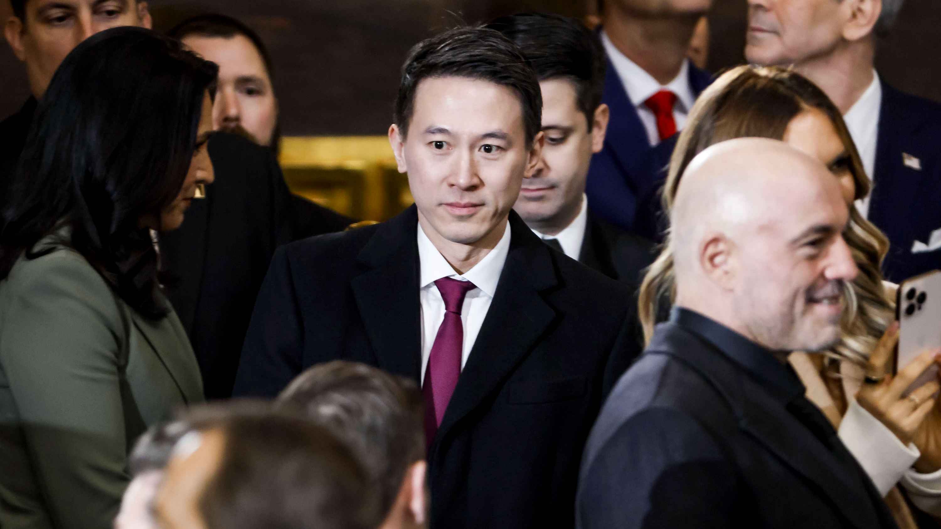 Trägt mit TikTok zur aktuellen Bytedance-Quartalsbilanz von 48 Millionen Dollar bei: Shou Zi Chew (CEO TikTok), hier bei der Amtseinführung von Donald Trump diesen Januar.