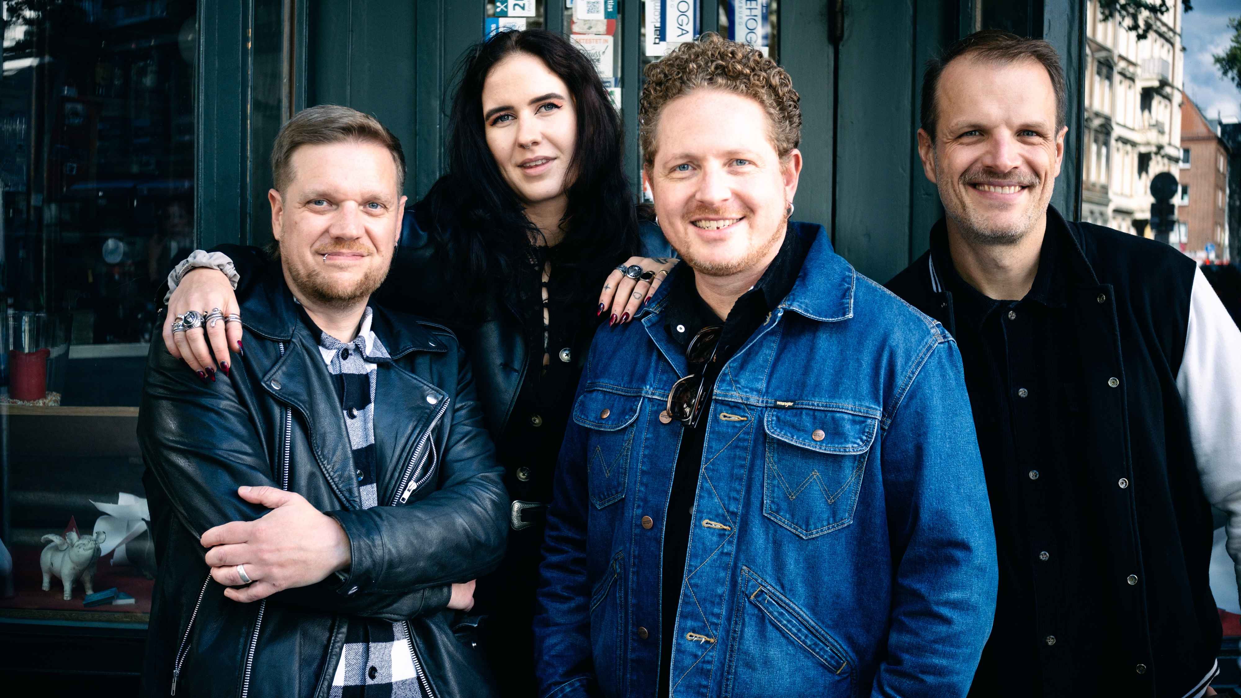 Navigierten Eat Music durch 2025 (von links): Torben Meyer (Senior Talent Agent), Ellie Schmidt (Booking Coordination, Junior Agent), Hendrik Wippermann (Geschäftsführer) und Max Piprek (T...