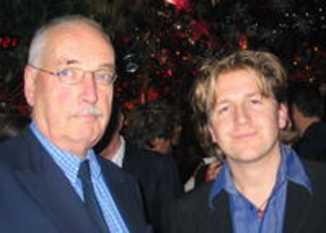 Stießen auf Baby Schimmerlos an: Peter Schamoni (l.) und Gastgeber Joe Hugger