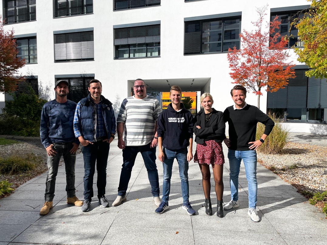 Neue Partner (von links): Florian Grimmer (Senior Manager Digital Media Electrola), Alex Schedler (Schedler Music, Artist Development), Florian Apfl (Producer, Artist Development), Micha v...
