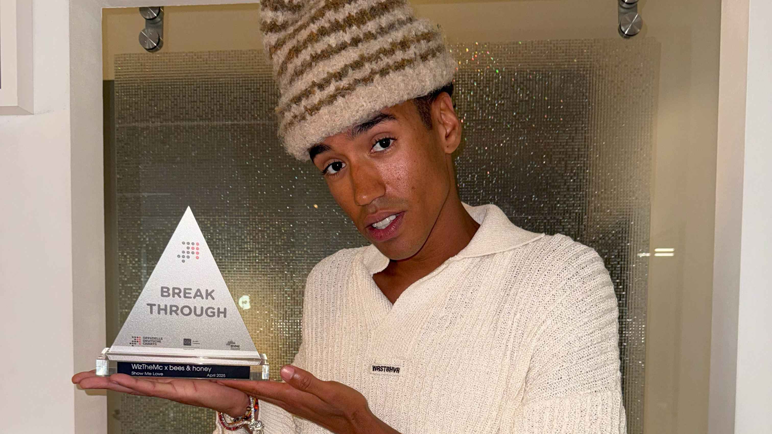Mit seinem ersten Award: WizTheMc.