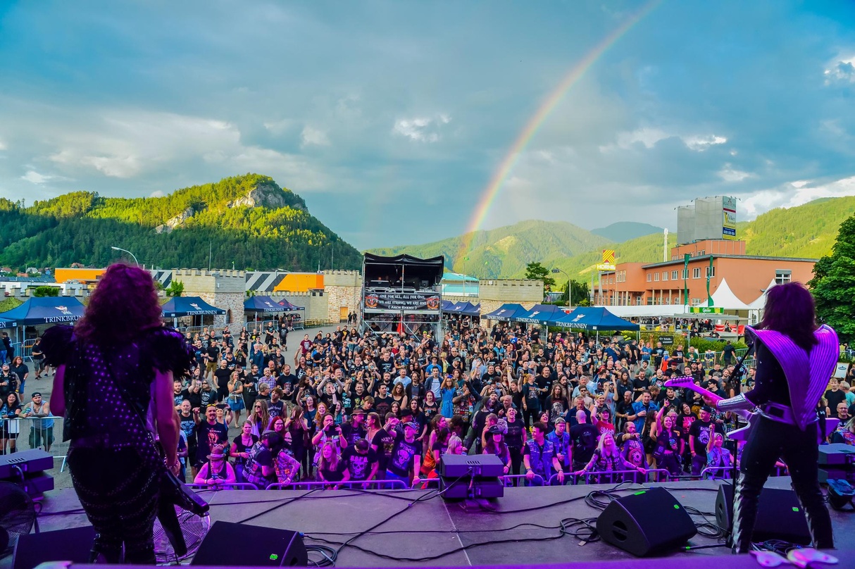 532abc703915196f6a8f3f4d44955e2006491bc82092c310b598ff584b80c86b Verlief coronafrei: das Area 53 Festival in Österreich