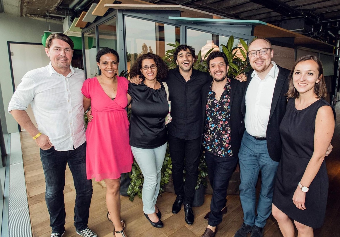 Hatten neben der Musik auch israelische Speisen und Wein im Angebot (von links): Marc Fritsch (Senior Product Manager Deutsche Grammophon), Bisseh Akamé (Senior Manager Promotion Deutsche ...