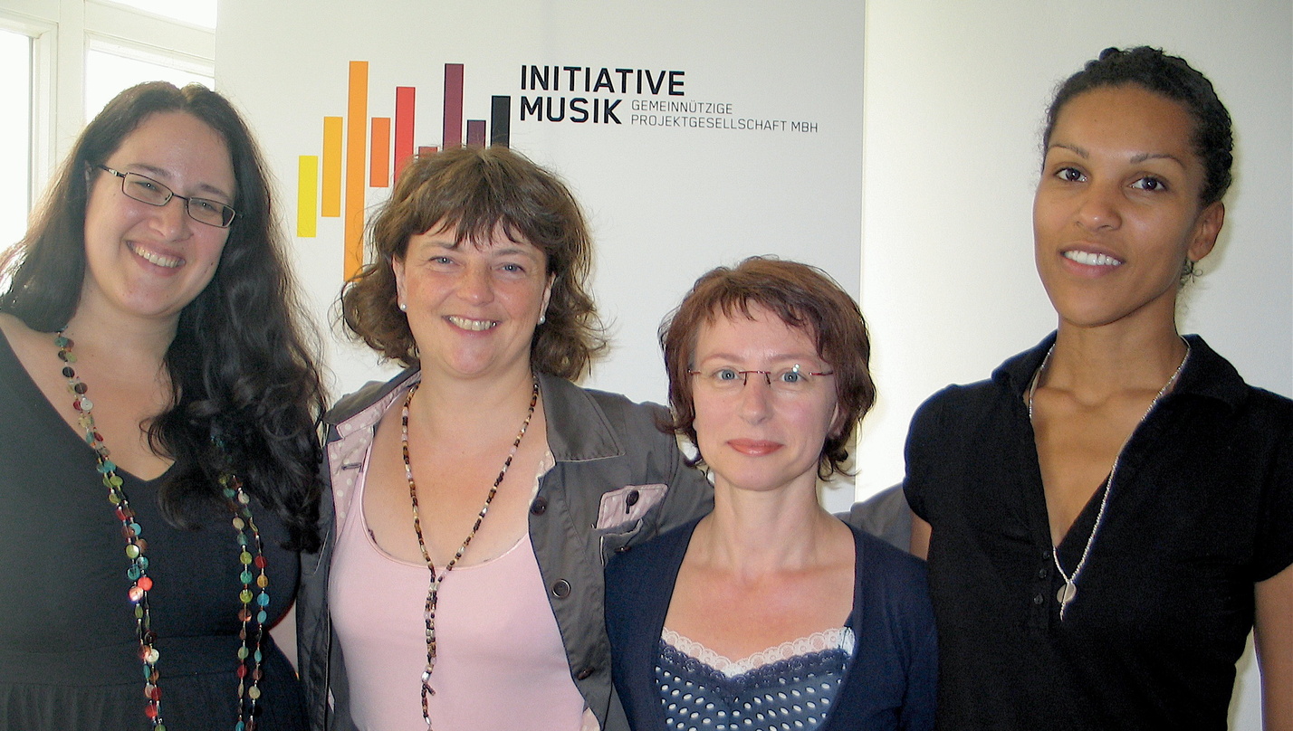 Kann für 2010 planen: das Team der Initiative Musik (v.l.n.r.) Réka, Ina Keßler, Heidrun Spengler und Araba Walton