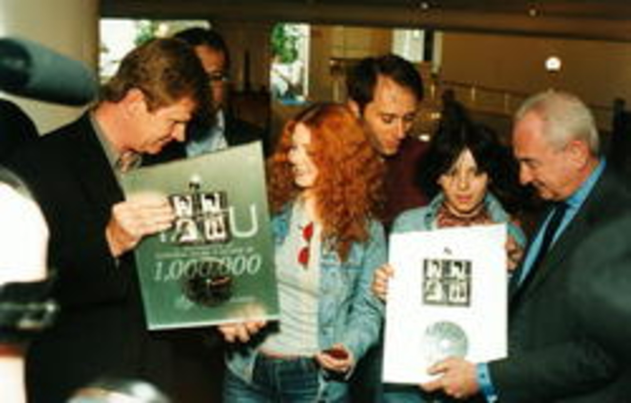 53dfd30e506856a70b7d5c7f61add1ad26820dffde28bdffc48673e1d2356577 Mit dem Platinum Europe Award geehrt: Tatu