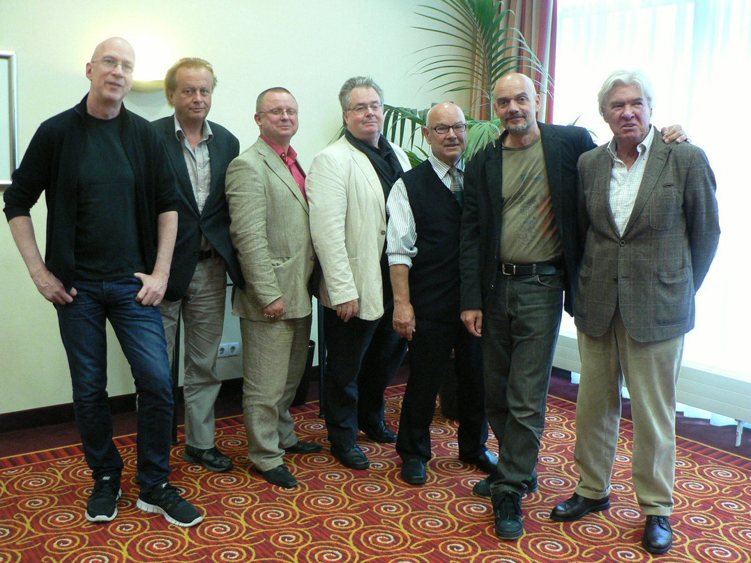 Die neu formierte Spitze des Deutschen Komponistenverbands (von links): Micki Meuser, Rainer Fabich, Johannes K. Hildebrandt, Enjott Schneider, Lothar Voigtländer, Ralf Weigand und Manfred...