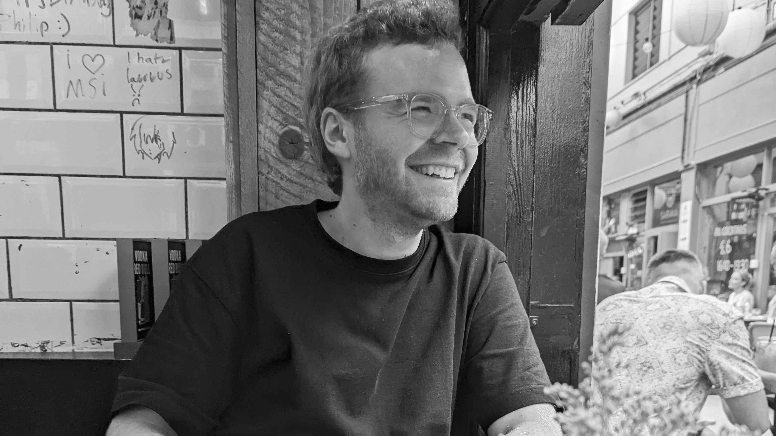 5414eccf 067c 4027 9459 8d99045a54c1 Hat den MusikWoche-Fragebogen ausgefüllt: Jasper Möslein, Junior Manager Booking bei D.Live.
