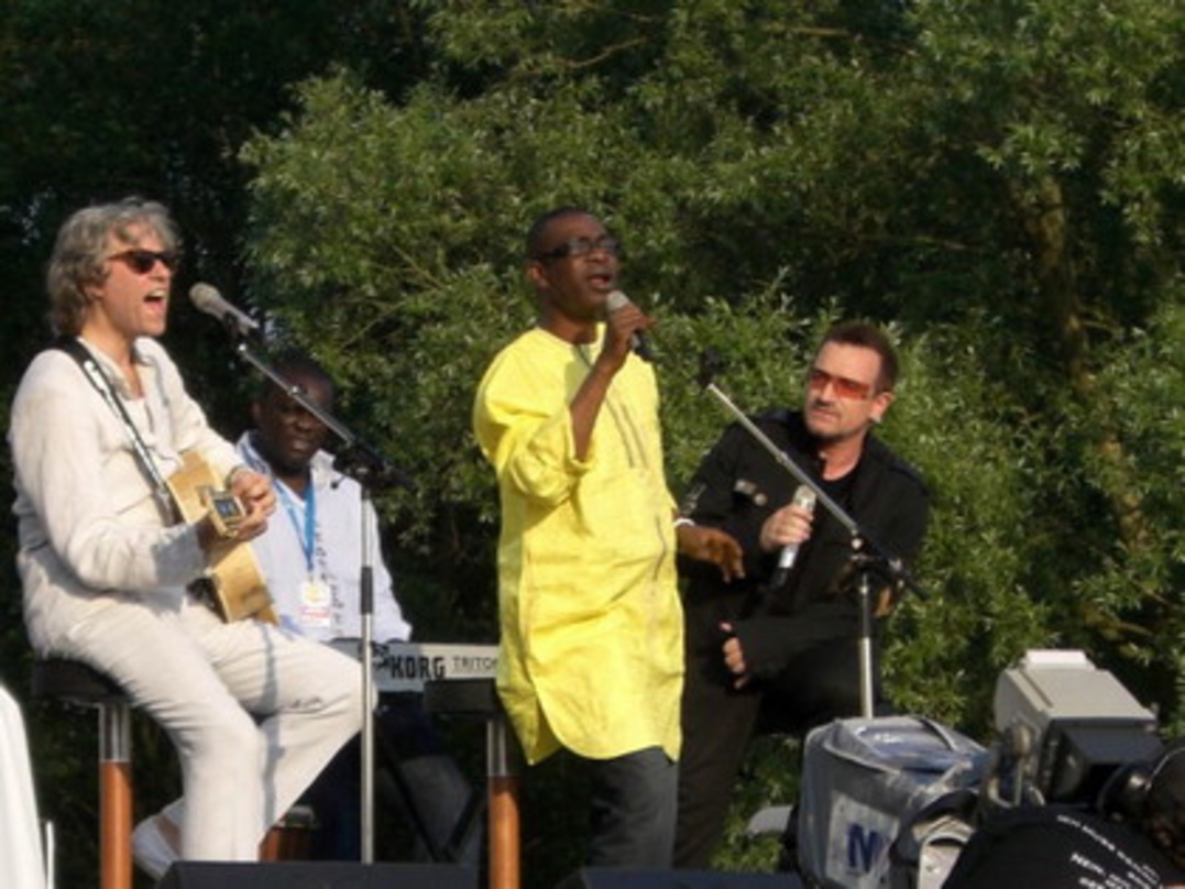 Sangen gemeinsam gegen Armut: Bob Geldof, Bono und Youssou N'Dour