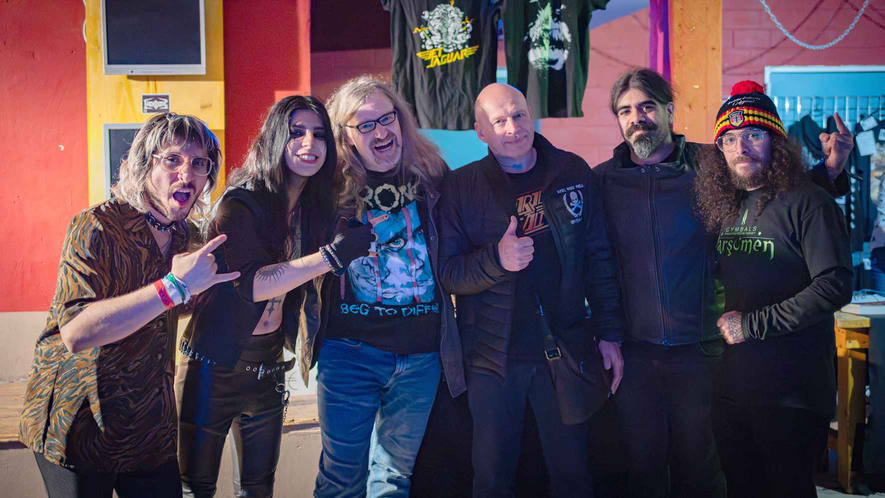 54d89851 2510 44c5 99e9 22cc12251ae0 Neue Partner (von links): Bori, Ariyuki (beide Jet Jaguar), Björn von Oettingen (Head of Promotion Steamhammer), Olly Hahn (Labelmanager Steamhammer), Raiden und Jimmy (beide Jet Jaguar).