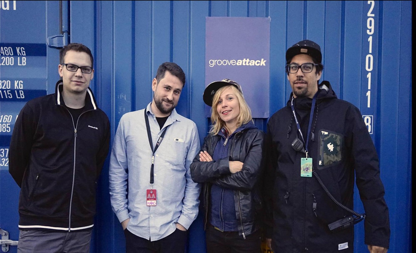 Beim splash! Festival (von links): Kristof Jansen (Label Manager & A&R Deutschrap Groove Attack), Marc Leopoldseder (Chefredakteur splash!mag), Ulrike Haussknecht (Label Manager Groove Att...