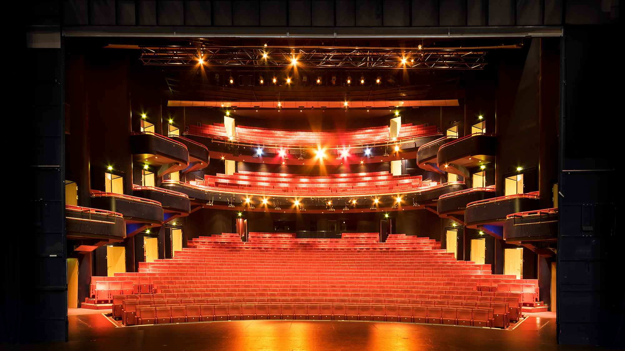 Blickt zurück: das Metropol Theater.