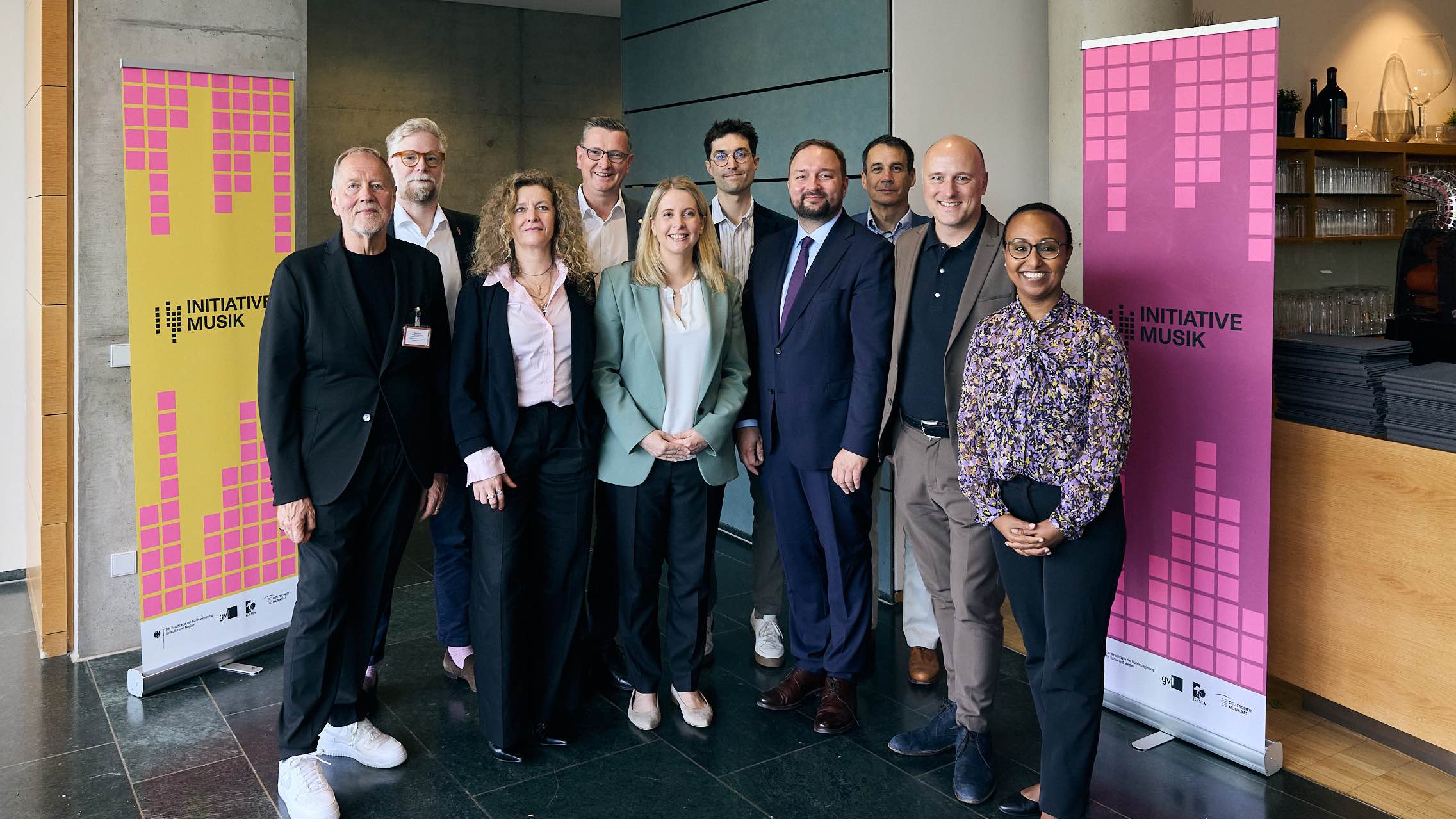 Gipfeltreffen mit Ministerin (von links): Dieter Gorny (Initiative Musik), Daniel Knöll (SOMM, Forum Musikwirtschaft) Katja Lucker (Initiative Musik), Martin Rabanus (SPD), die Bundesminis...