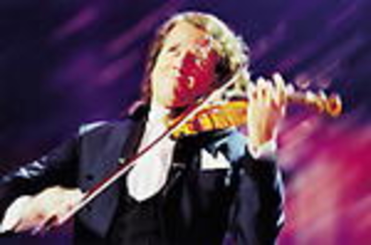 Geigt für Flutopfer: André Rieu