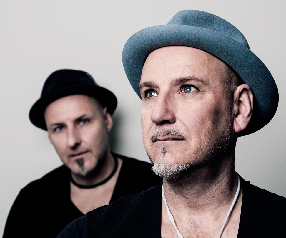 Als Wingenfelder und mit Fury In The Slaughterhouse beim Werner-Rennen aktiv: die Brüder Thorsten (links) und Kai Wingenfelder