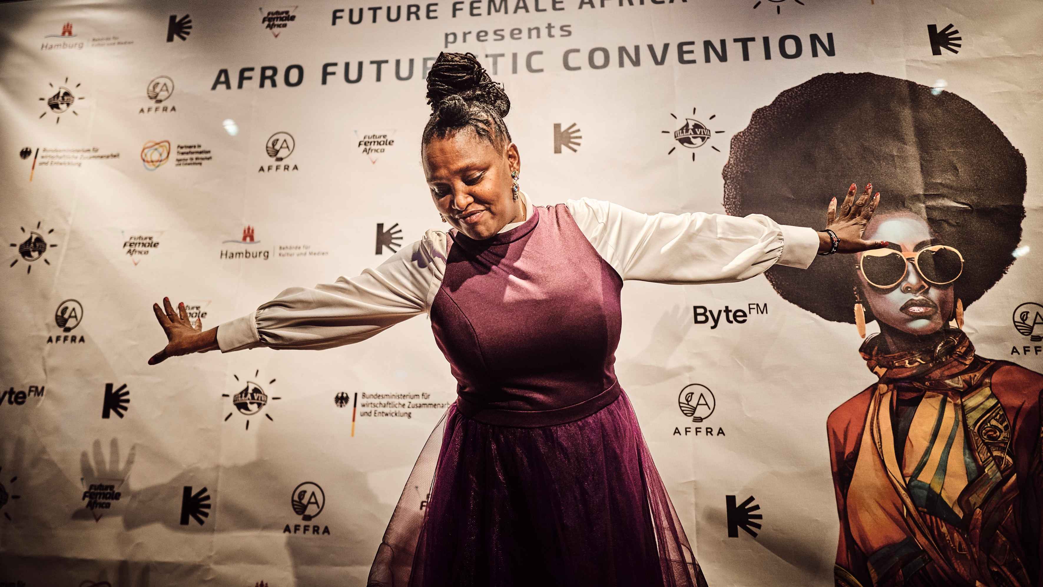56a95153 b775 42e1 baa3 276df0bd4212 Stellt die nächste Ausgabe der Afro Futuristic Convention auf die Beine: Onejiru Arfmann.